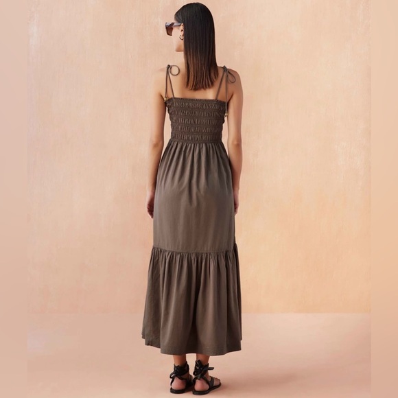 Adley Maxi Dress (New with small Damage) - Picture 3 of 7